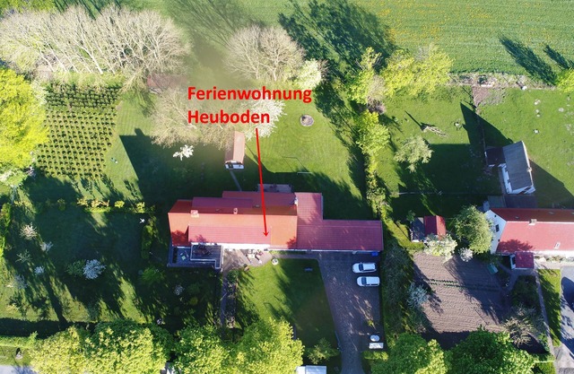 Holiday apartment hayloft with 2 bedrooms and terrace, near Störtebeker