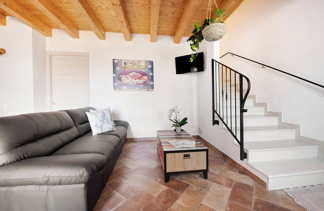 Holiday Apartment "Casale La Coccinella Lavanda" with Shared Garden, A/C & Wi-Fi