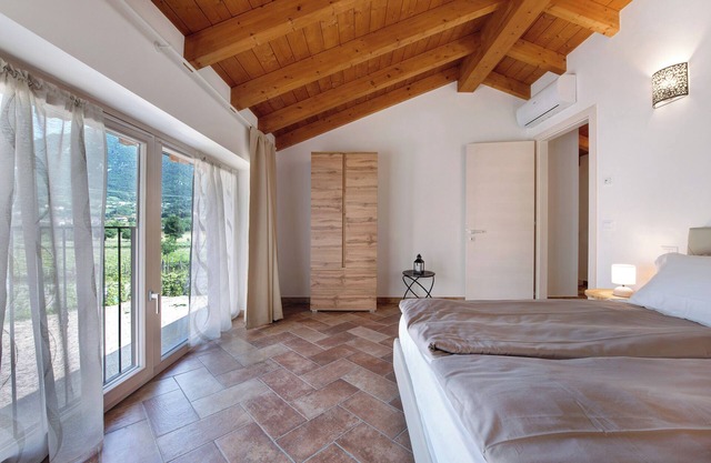 Holiday Apartment "Casale La Coccinella Gelsomino" with Shared Garden & Wi-Fi