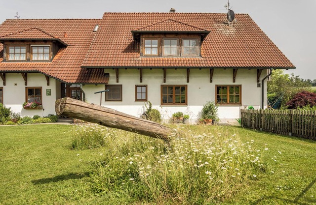 Holiday Apartment 1 on “Wagenberg” Farm with Mountain View, Wi-Fi & Garden