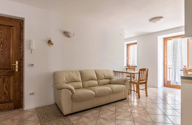 Holiday Apartment 'Appartamento Lucia' with Private Balcony & Wi-Fi