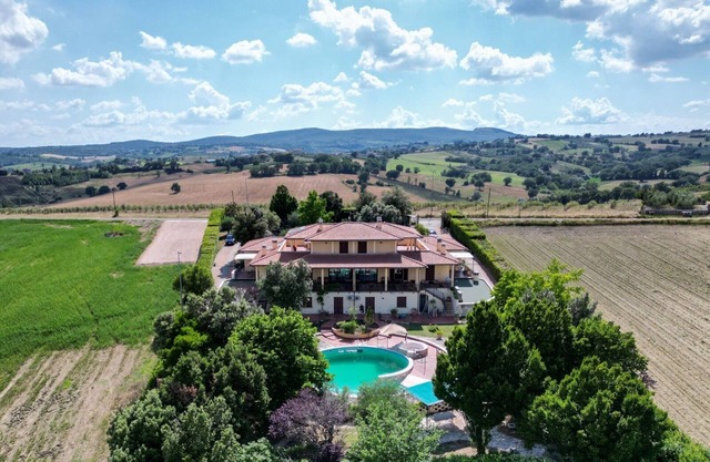 Holiday Apartment "Villa Rita - Rosa" with Mountain View, Shared Pool & Wi-Fi