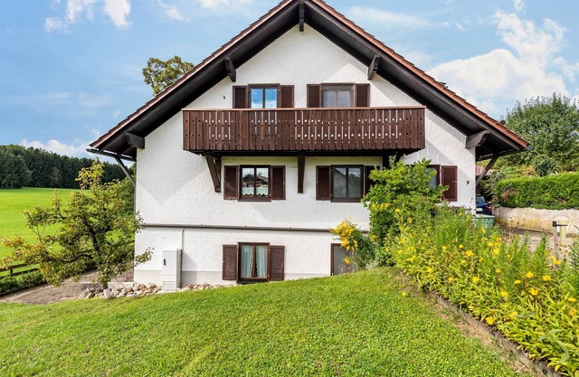 Holiday Apartment 'Zur-Terrassen-Wohnung' with Terrace & Wi-Fi