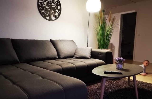 Holiday Apartment Ferienwohnung am Kirchfeld with Shared Garden & Wi-Fi
