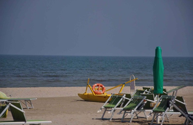 Holiday apartment 150 m from the beach