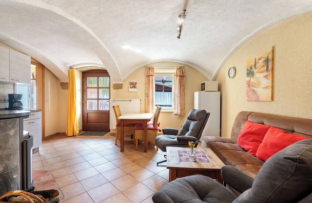 Holiday Apartment '2' with Shared Terrace, Shared Garden and Wi-Fi