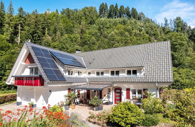Holiday Apartment "3" with Mountain View, 3 Shared Terraces & Wi-Fi