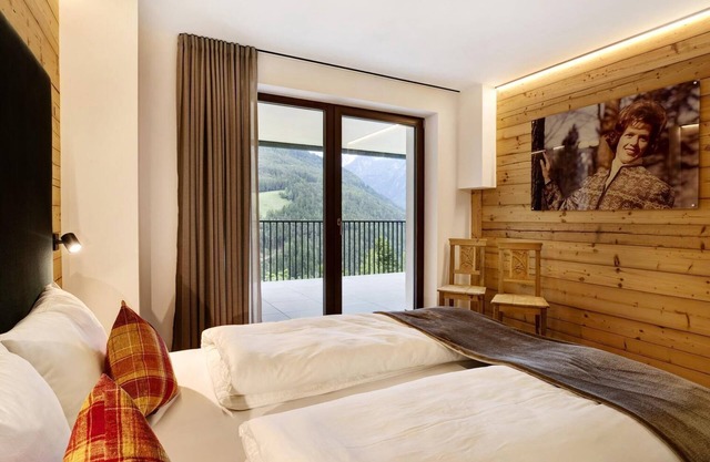 Holiday Apartment "Archehof Hochzirm Lodge Anna" with Mountain View & Sauna