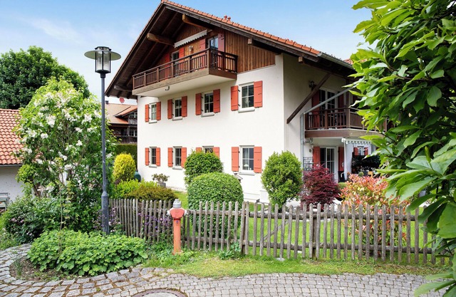 Holiday Apartment 'Alpenglück - With a View' with Mountain View and Balcony