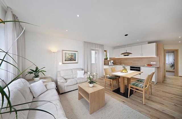 Holiday Apartment 'Appartement Wieser B' with Mountain View, Shared Garden and Wi-Fi