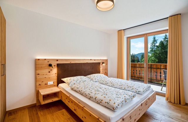 Holiday Apartment "Bachwiesl Hof Apt Gonn" with Mountain View, Balcony & Wi-Fi
