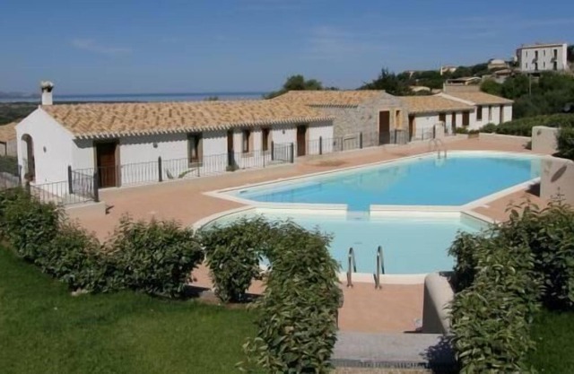 Holiday apartment Badesi for 1 - 4 persons with 1 bedroom - Row house