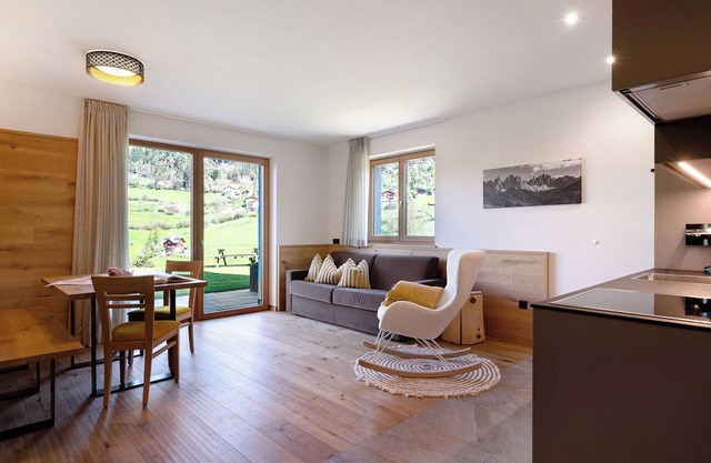 Holiday Apartment 'Baumannhof Apartment Tera' with Mountain View, Shared Terrace and Wi-Fi