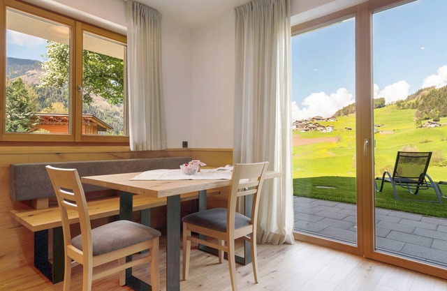Holiday Apartment 'Baumannhof Apartment Ega' with Mountain View, Shared Terrace and Wi-Fi
