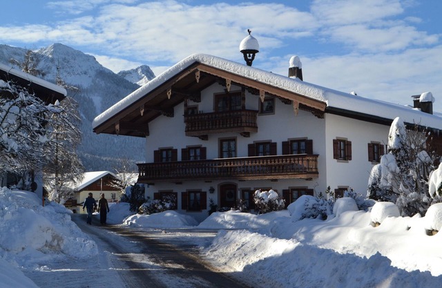 Holiday Apartment "Beim Kreuzfelder Gambskogel" with Wi-Fi, Garden & Mountain View