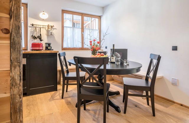 Holiday Apartment "Binderhof Apt Untn" with Mountain View, Shared Garden and Wi-Fi