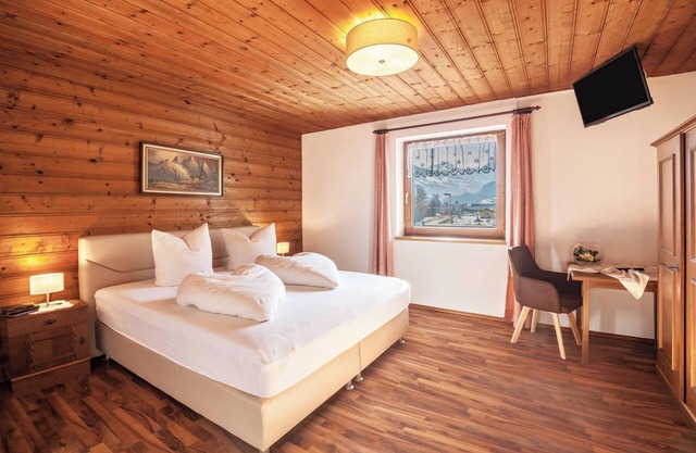 Holiday Apartment "Brugger 6 Personen" Near the Ski Area with Mountain View