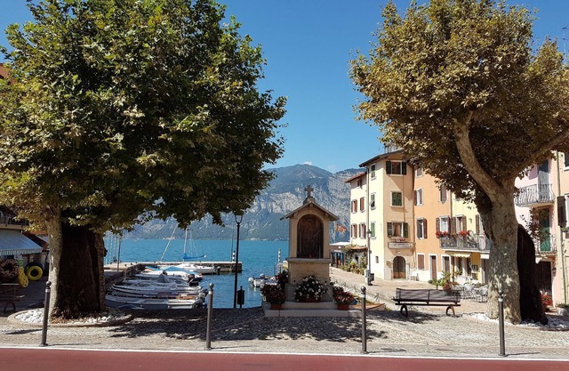 Holiday apartment Brenzone for 1 - 5 persons with 2 bedrooms - Holiday apartment in one or multi-fam