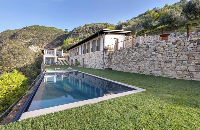 Holiday Apartment "Ca' Scaì Agrifugium Olivia" with Lake View, Shared Pool and Wi-Fi