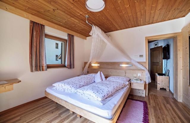 Holiday Apartment 'Camping Passeier Sonnenblume' with Sauna, Mountain View, Garden & Wi-Fi
