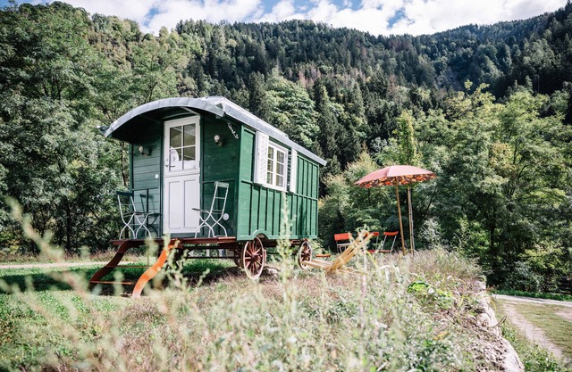 Holiday Apartment 'Camping Passeier Glamping Tilia' with Mountain View, Communal Pool and Wi-Fi