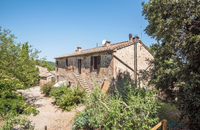 Holiday Apartment "Casa Francesco" with Shared Garden & Wi-Fi