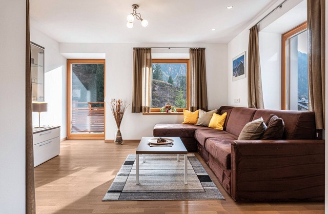 Holiday Apartment "Cesa Stefania" with Mountain View & Balcony