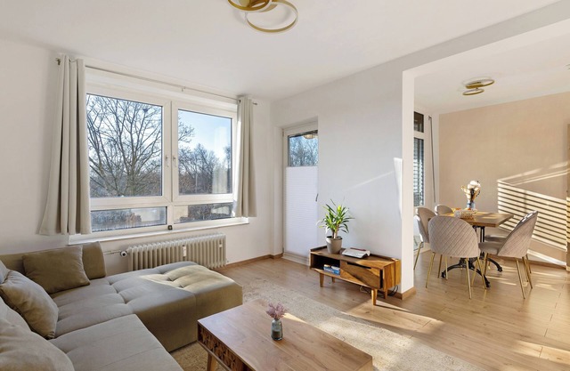 Holiday Apartment 'Charming Private Room' with Wi-Fi