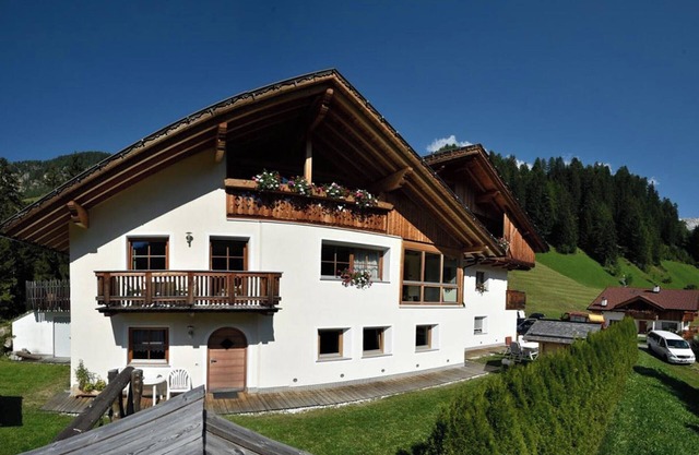 Holiday Apartment "Ciasa Mirio Rit" with Mountain View, Wi-Fi & Balcony