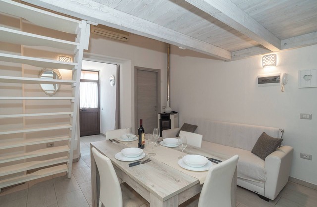 Holiday apartment ‘Claudias House’ with Wi-Fi, Air Conditioning & Balcony