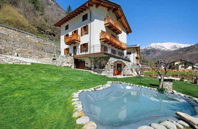 Holiday Apartment "Cucu - 3" with Mountain View, Shared Terrace & Wi-Fi