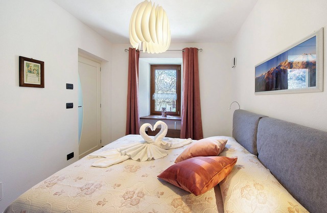 Holiday Apartment "Cucu - 2" with Mountain View, Private Terrace & Wi-Fi