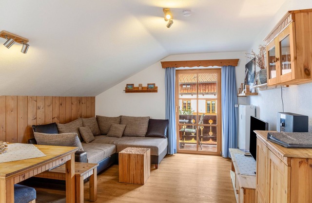 Holiday Apartment "Haus Alpenquelle Seeblick" with Mountain View, Balcony & Wi-Fi