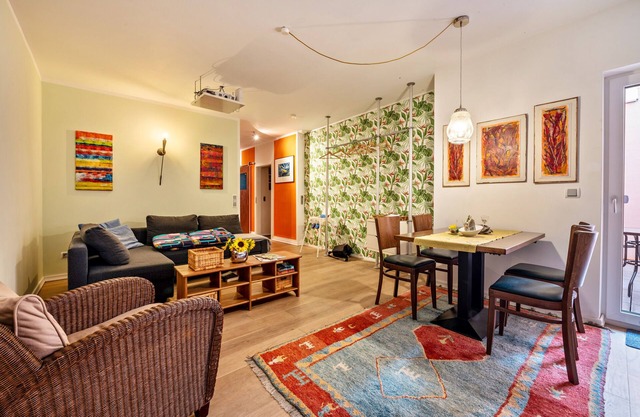 Holiday Apartment 'Deichkind Viertel Suite' with Terrace & Wi-Fi