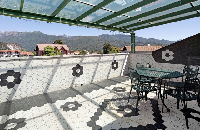 Holiday apartment du lac with lake view, balcony and Wi-Fi
