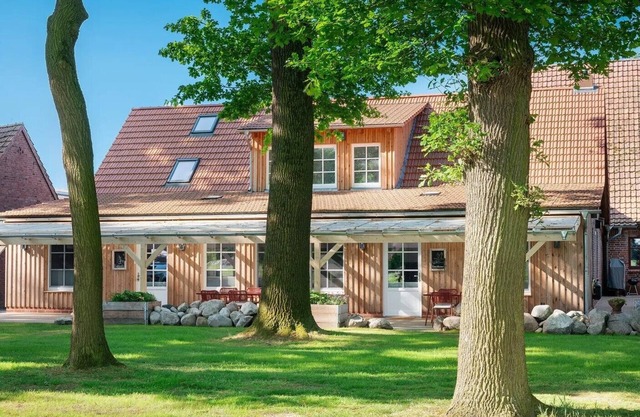 Holiday apartment "Eichengeflüster Schwalbenloft" with a private terrace under the oaks