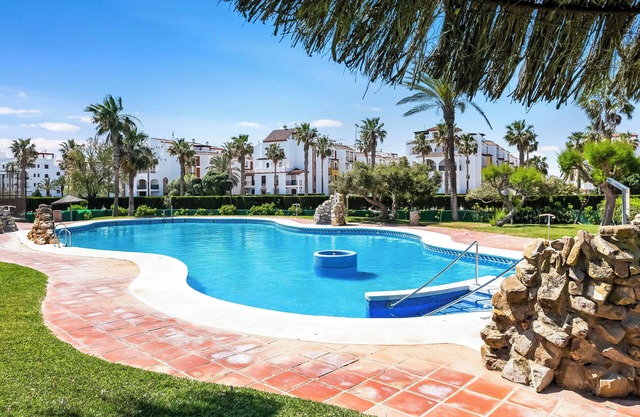 Holiday Apartment 'El Duende de Zahara' with Sea View, Pool, Gym & Wi-Fi