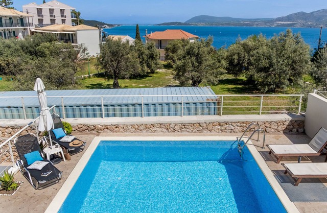 Holiday Apartment "Evagelia Luxury 2" with Sea View, Shared Pool & Wi-Fi