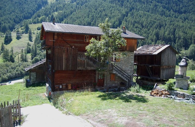 Holiday apartment Evolène for 1 - 6 persons with 3 bedrooms - Historical building