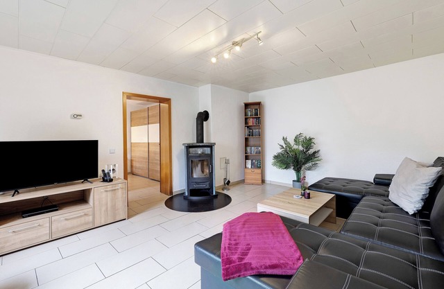 Holiday Apartment 'Ferienwohnung Alstaden 1' with Wi-Fi