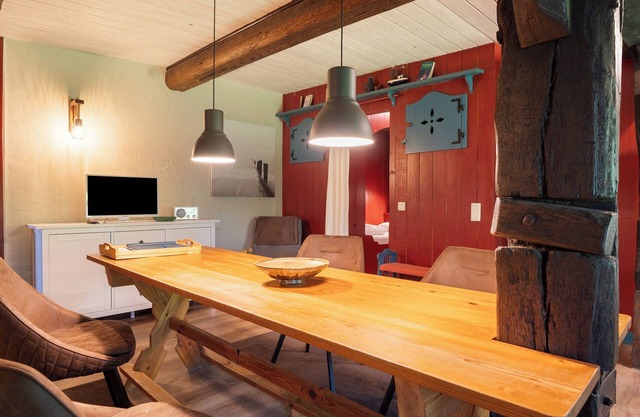 Holiday Apartment 'Fewo 1 - "Blöck"' with Shared Garden and Wi-Fi