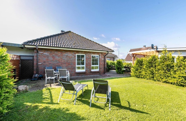 Holiday Apartment 'Ferienhaus Erlengrund B' with Private Terrace, Shared Garden and Wi-Fi