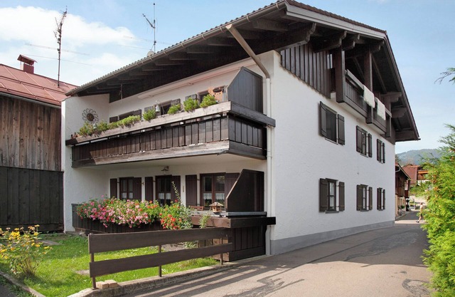 Holiday Apartment 'Ferienwohnung Reindler' with Mountain View, Terrace & Wi-Fi