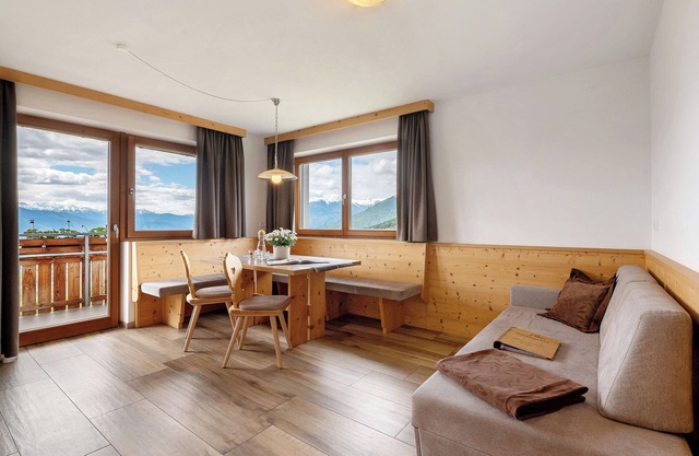 Holiday Apartment 'Forchnerhof Apt Rose' with Mountain View, Shared Garden and Wi-Fi