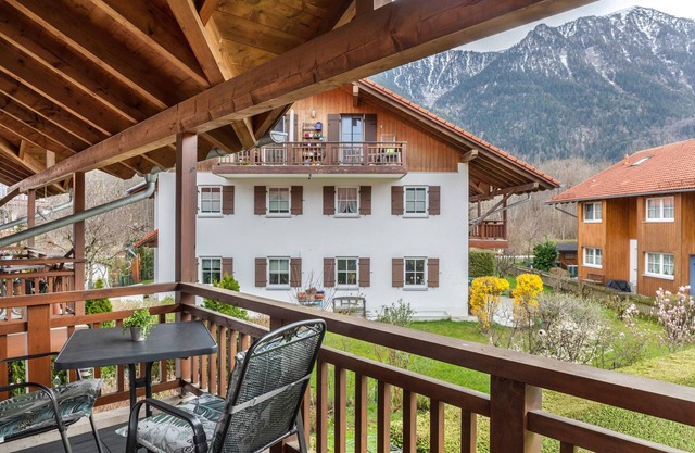 Holiday Apartment "Fuchsbau" with Mountain View, Balcony & Wi-Fi