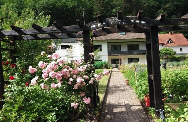 Holiday apartment garden view
