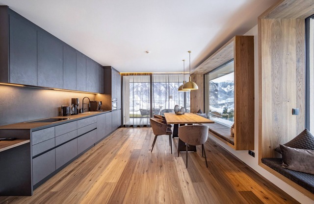 Holiday Apartment "Golden Hill Enjoy" with Mountain View, Private Terrace & Wi-Fi
