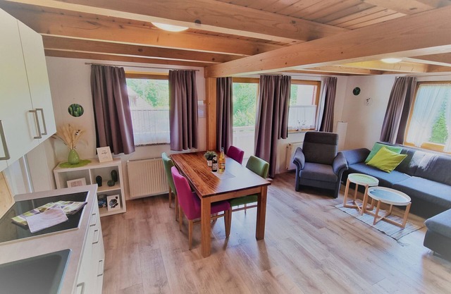 Holiday Apartment “Green” close to Lake Constance with Wi-Fi, Balcony & Garden