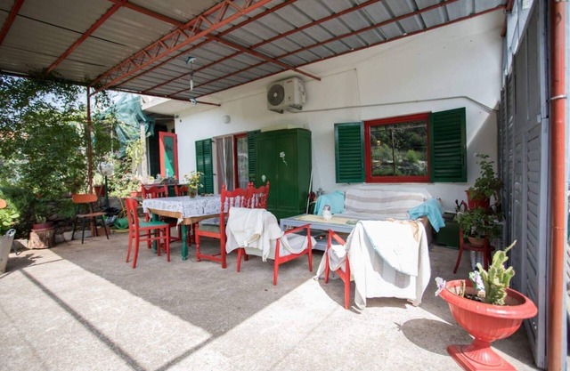 Holiday apartment Grohote for 1 - 6 persons with 2 bedrooms - Holiday apartment in one or multi-fami