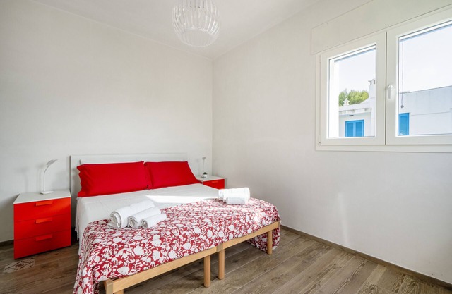 Holiday Apartment "Gufo Di Mare - Rosso" with Sea View, Private Terrace & Wi-Fi